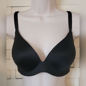 Victoria's secret  wireless padded bra size 34DD